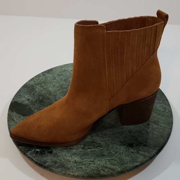 KAANAS~Size 6M~Camel Nosiola Pointy Elastic Bootie - Picture 5 of 8